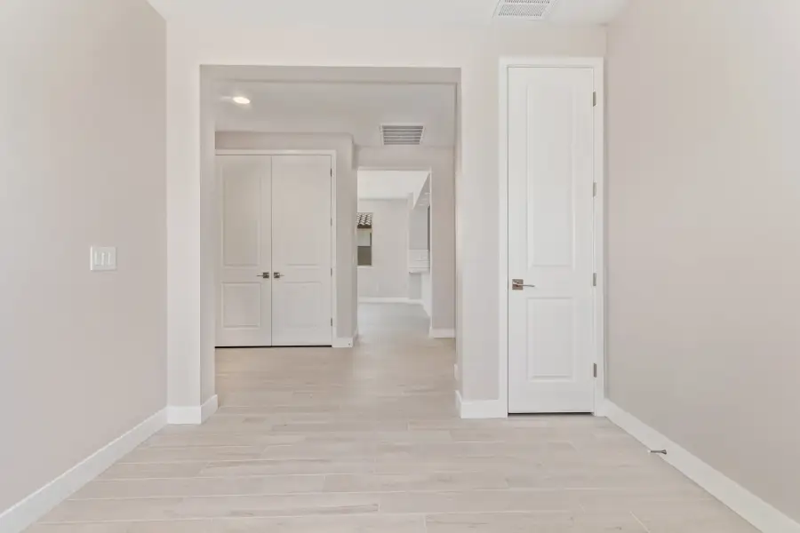 Spacious, unfurnished interior of a new home in Estrella, Goodyear (Image 18).