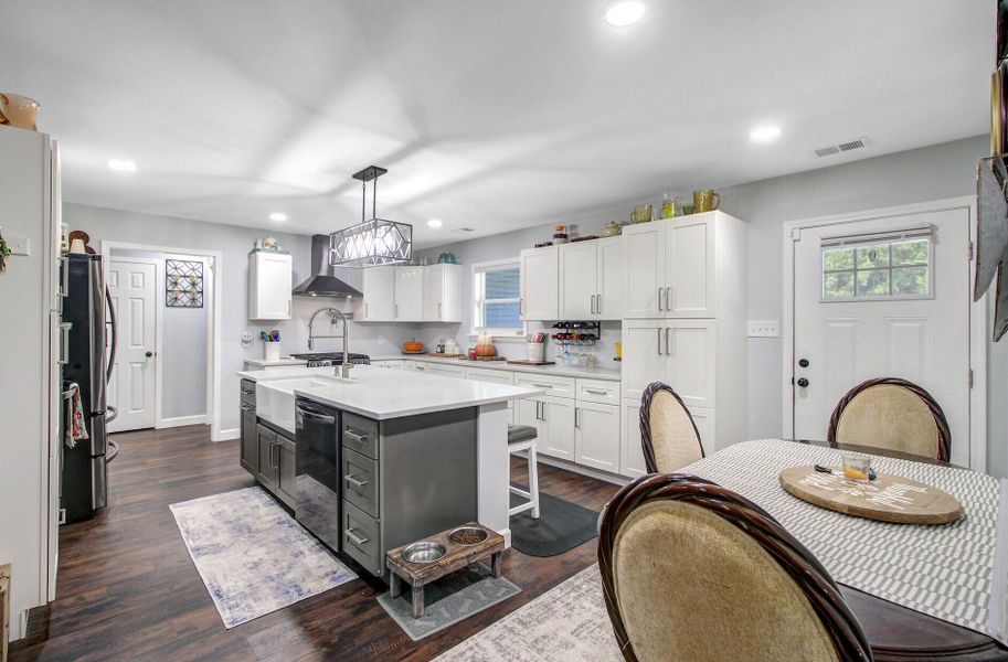 Furnished interior view inside a new home in , Cottageville (Image 4).