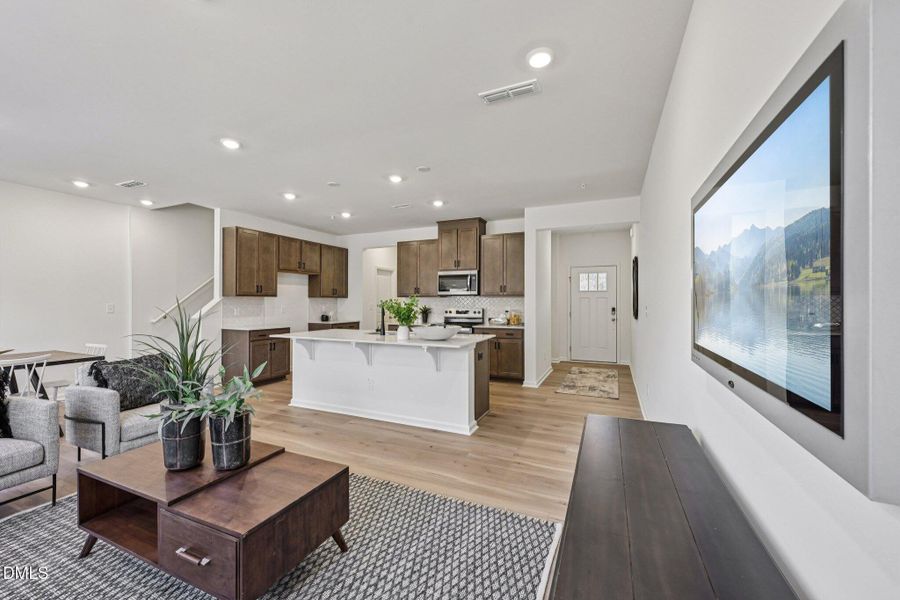 18-web-or-mls-Malbec Dr-S1102-018