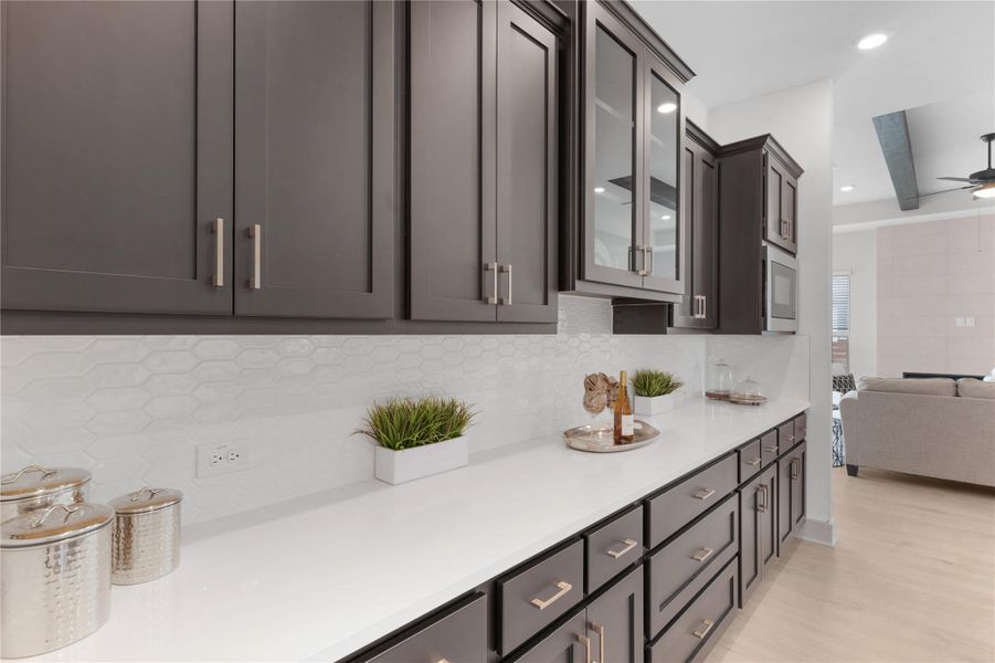 **PHOTO REPRESENTATIVE OF FLOORPLAN ONLY** **PHOTO REPRESENTATIVE OF FLOORPLAN ONLY**