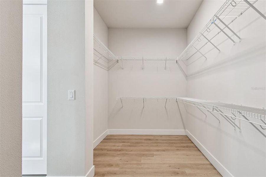 Spacious, unfurnished interior of a new home in Emerald Landing at Waterside at Lakewood Ranch – Lake Series, Sarasota (Image 28).