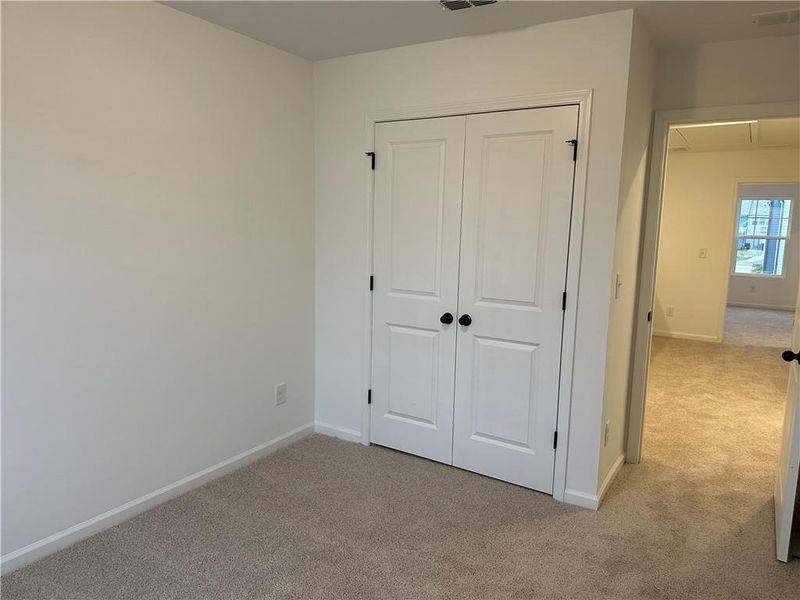 Spacious, unfurnished interior of a new home in Laurelwood, Douglasville (Image 12).