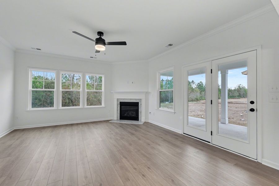 Spacious, unfurnished interior of a new home in Arcadia, Myrtle Beach (Image 24).