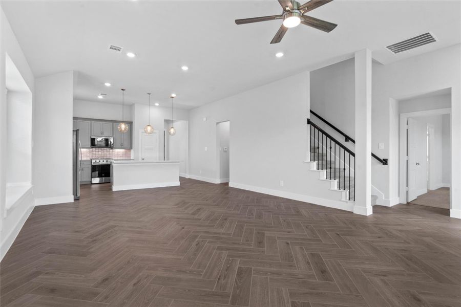 Spacious, unfurnished interior of a new home in Sorella, Tomball (Image 16).