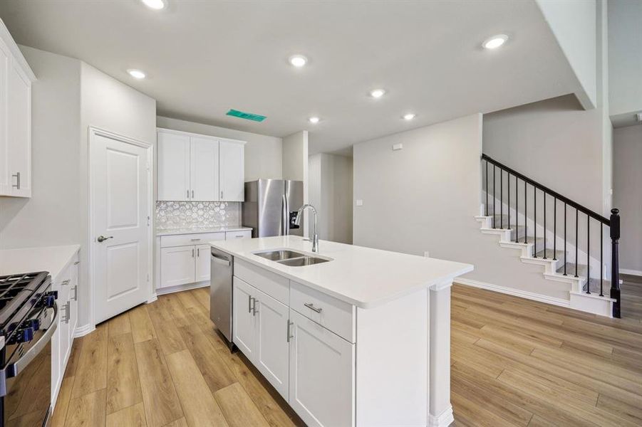 Photo is not of the actual home, but is an inspirational photo of builder’s model home and may depict options, furnishings, and/or decorator features that are not included. Photo is not of the actual home, but is an inspirational photo of builder’s model home and may depict options, furnishings, and/or decorator features that are not included.