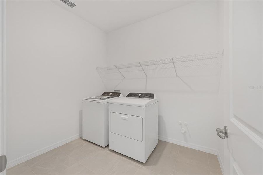 Close-up of interior finishes inside a home in Calesa Township, Ocala (Image 15).
