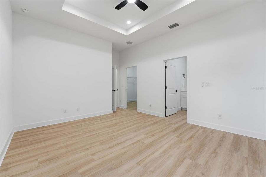 Spacious, unfurnished interior of a new home in , Port Charlotte (Image 16).