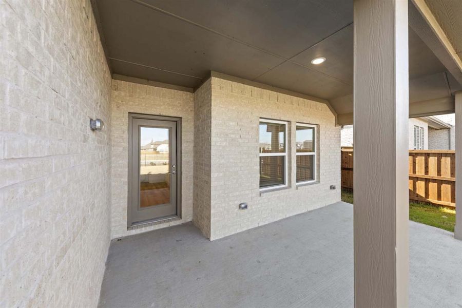 Exterior details and patio area of a home in River Ranch, Van Alstyne (Image 1). Exterior details and patio area of a home in River Ranch, Van Alstyne (Image 1).