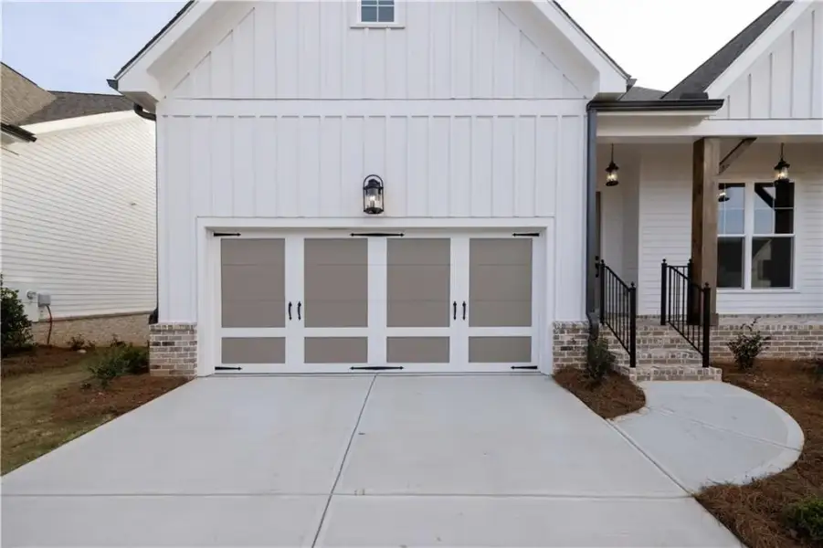Exterior details and patio area of a home in Aberdeen, Hoschton (Image 26).