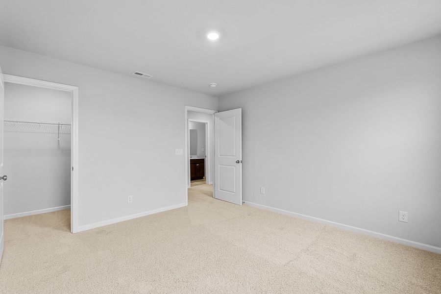 Spacious, unfurnished interior of a new home in Hanes Lake, Winston-Salem (Image 32).
