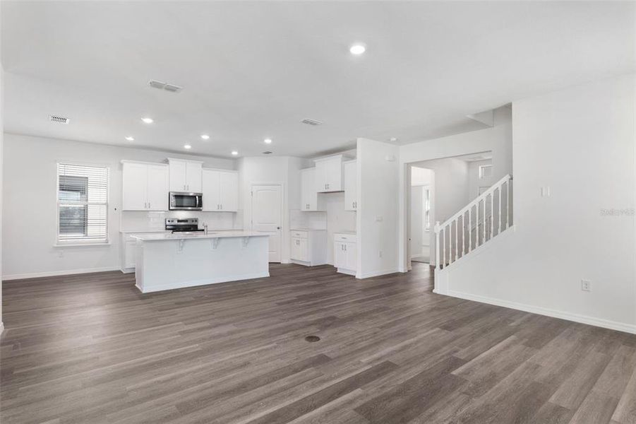 Spacious, unfurnished interior of a new home in Waterleigh, Winter Garden (Image 24).