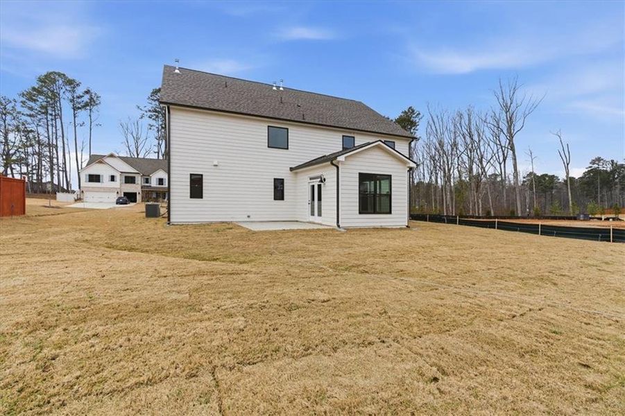 Exterior details and patio area of a home in Springside Reserve, Powder Springs (Image 19).