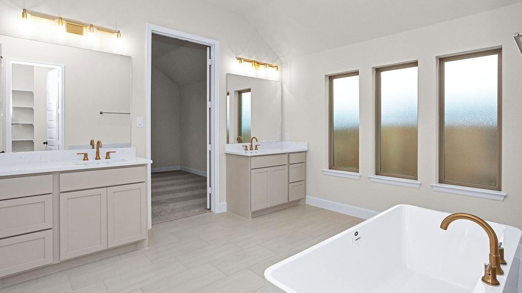 Furnished interior view inside a new home in Evergreen 50', Conroe (Image 10).