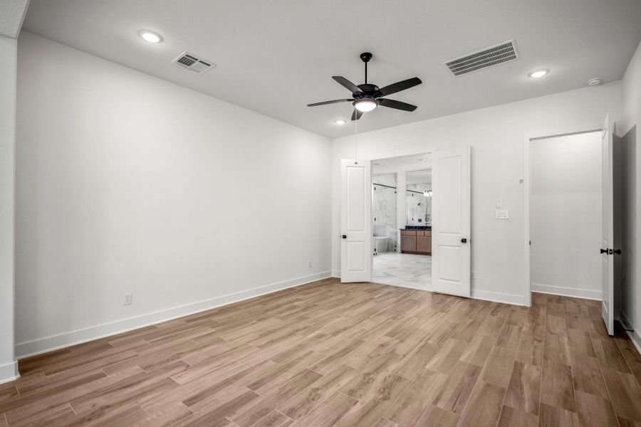 Spacious, unfurnished interior of a new home in Briarley, Montgomery (Image 23).