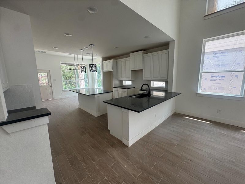 Furnished interior view inside a new home in Evergreen 40s, Conroe (Image 4).
