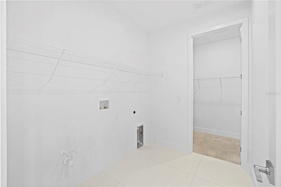Spacious, unfurnished interior of a new home in Cresswind at Hammock Oaks, Lady Lake (Image 35). Spacious, unfurnished interior of a new home in Cresswind at Hammock Oaks, Lady Lake (Image 35).