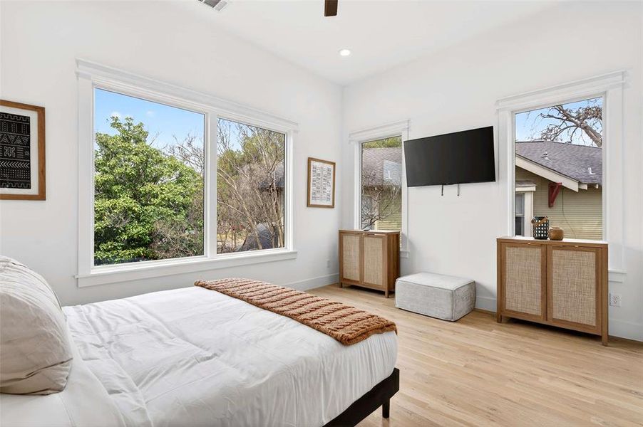 Furnished interior view inside a new home in , Dallas (Image 13).