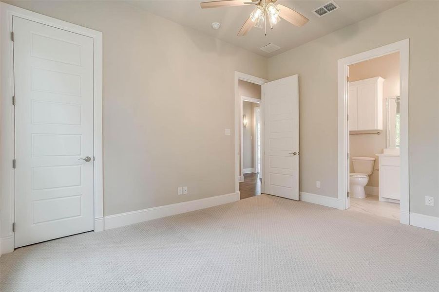 Spacious, unfurnished interior of a new home in Woodland Meadows, Fort Worth (Image 33). Spacious, unfurnished interior of a new home in Woodland Meadows, Fort Worth (Image 33).