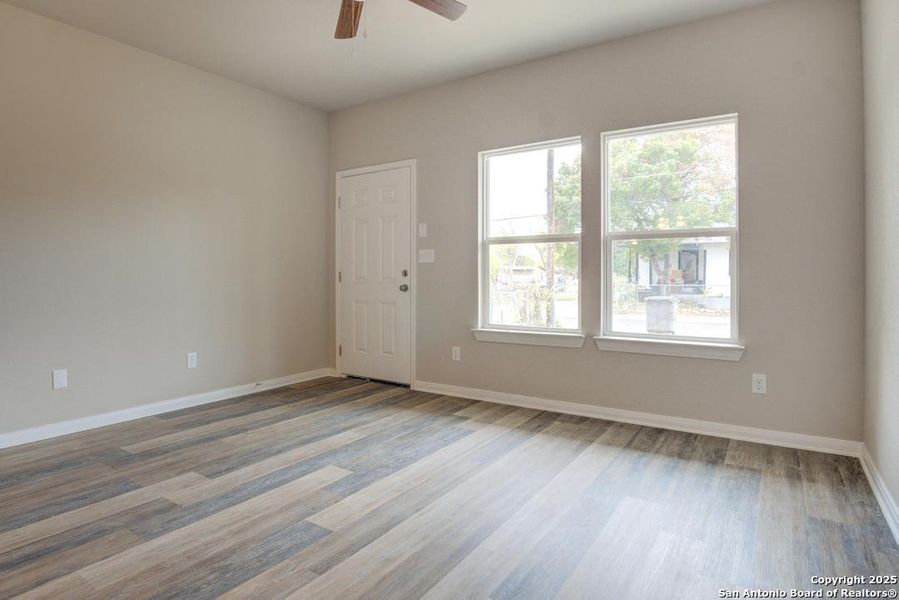 Spacious, unfurnished interior of a new home in , San Antonio (Image 14).