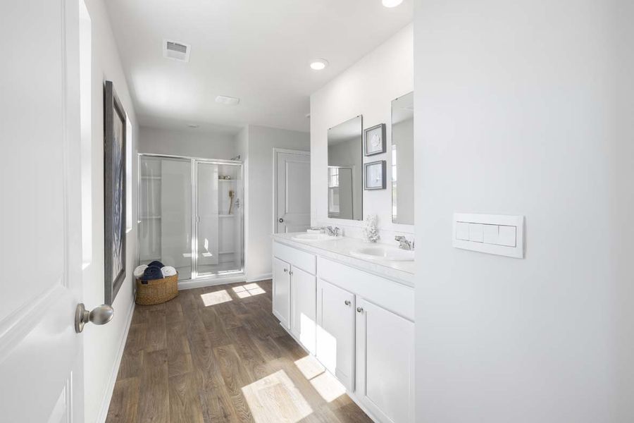 Representative furnished interior of a home built from the GALEN by D.R. Horton in The Pines at New Hampstead, Savannah (Image 33).