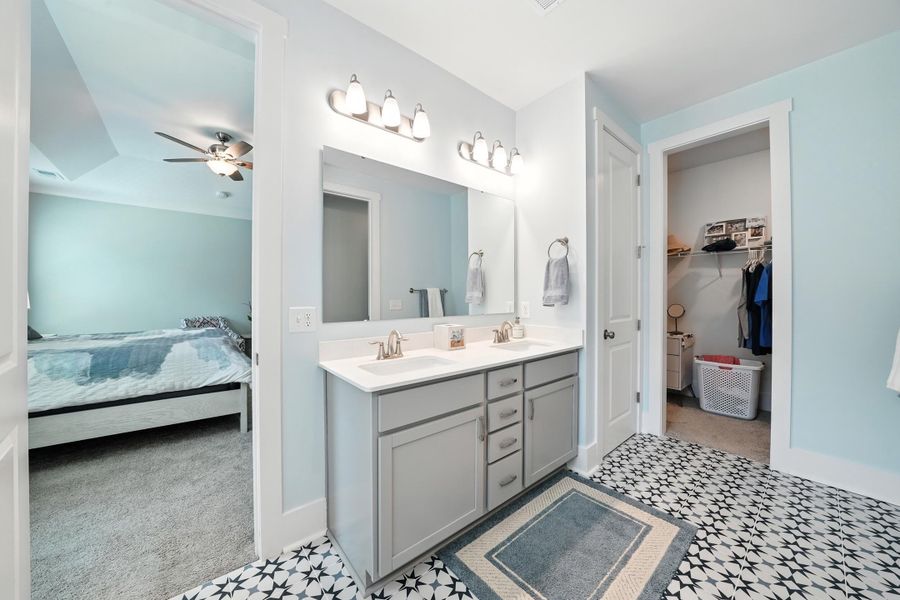 Furnished interior view inside a new home in , Ravenel (Image 27).