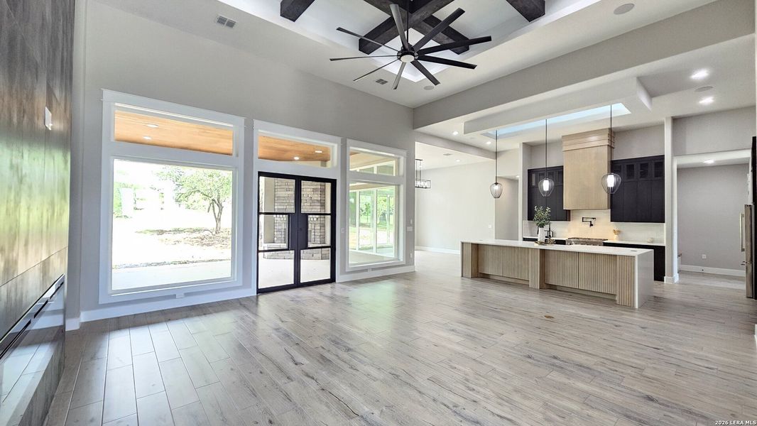 Spacious, unfurnished interior of a new home in , New Braunfels (Image 59).