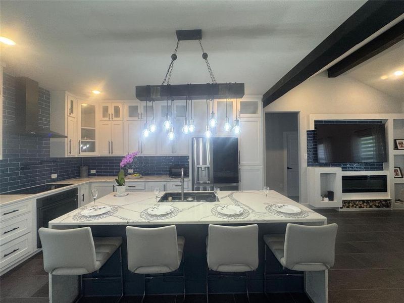 Furnished interior view inside a new home in , Alvarado (Image 28).