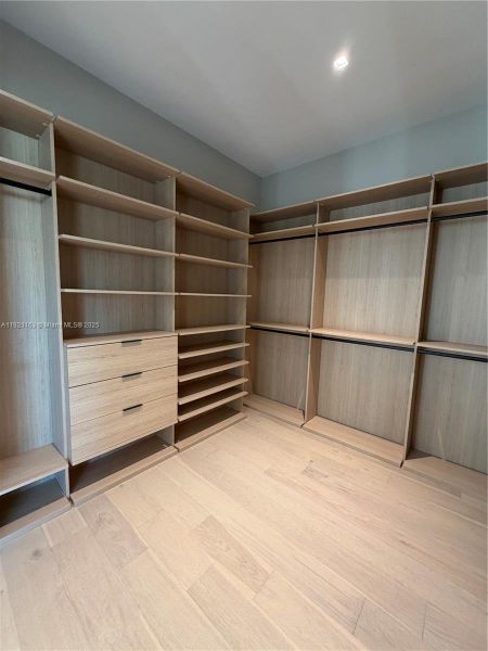 Spacious, unfurnished interior of a new home in , Hollywood (Image 48).