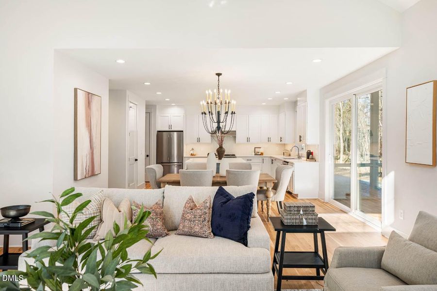 2044355995524827465-31