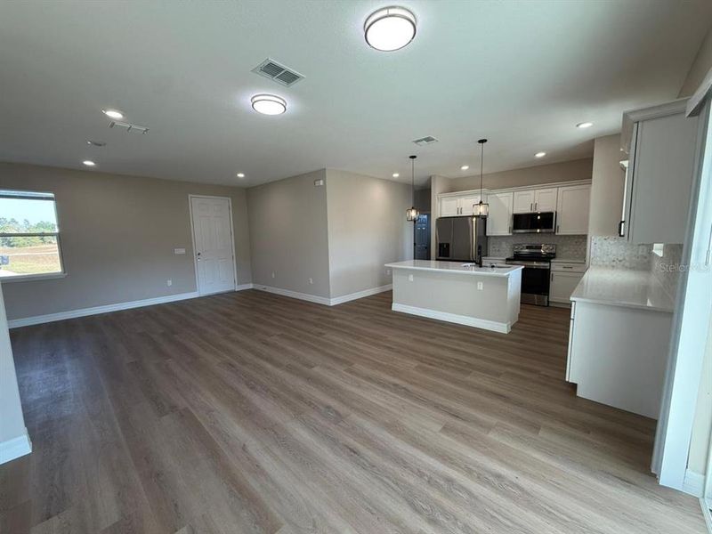 Spacious, unfurnished interior of a new home in , Ocala (Image 21).