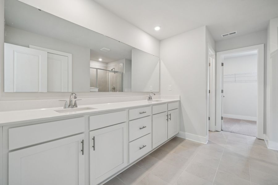 Rainier Primary Bath at Cannon Manor in Kannapolis, NC