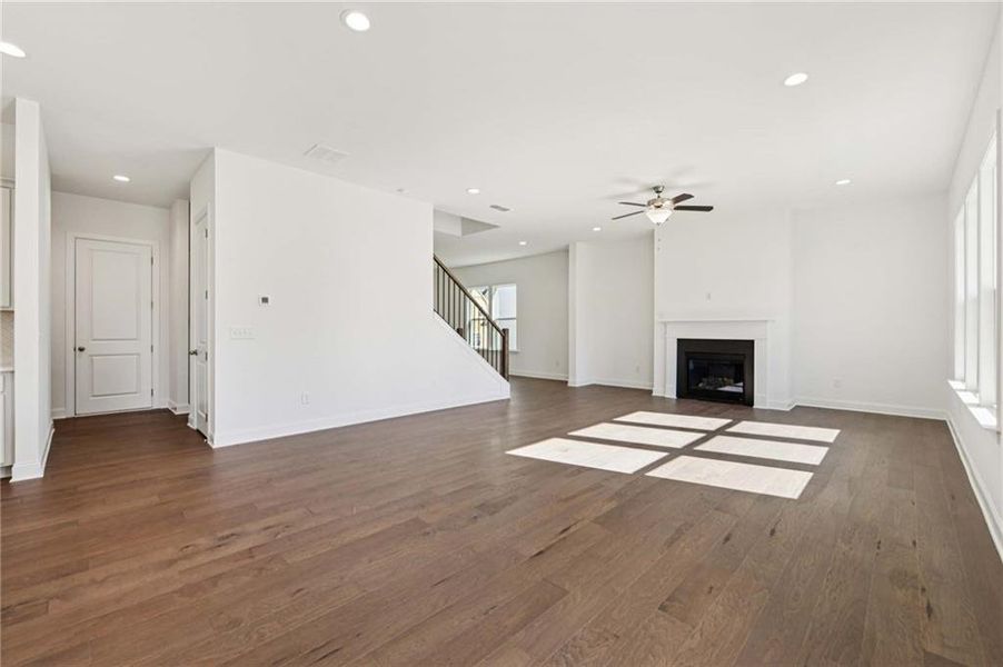 Spacious, unfurnished interior of a new home in East Harbor II at Chestatee, Dawsonville (Image 38).