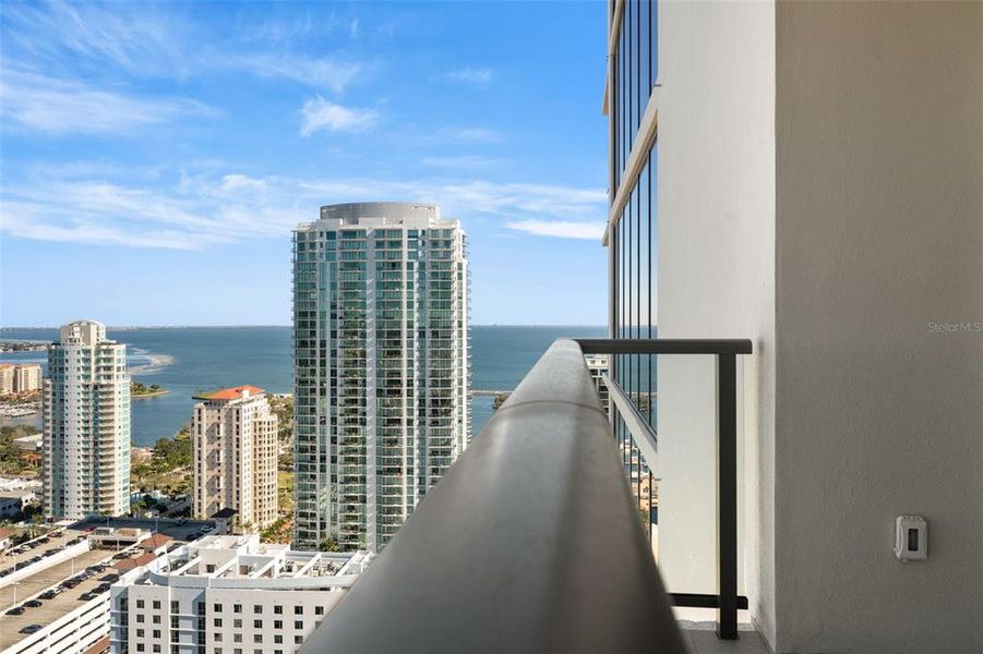 Condo located in St. Petersburg, FL showcasing its design and architecture (Image 2). Condo located in St. Petersburg, FL showcasing its design and architecture (Image 2).