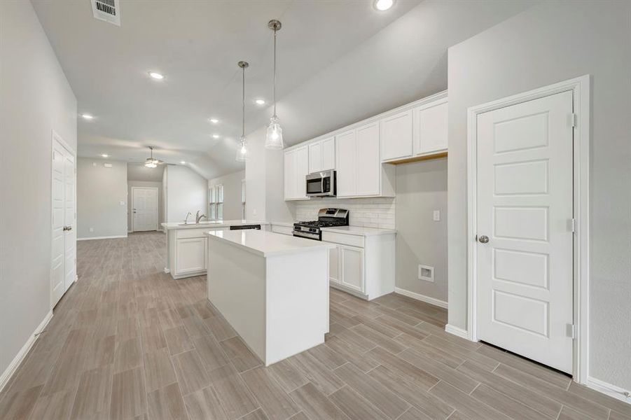 Furnished interior view inside a new home in Elevon, Lavon (Image 12).