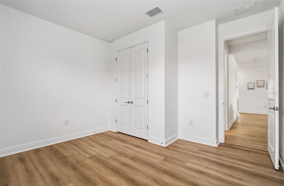 Spacious, unfurnished interior of a new home in Sweetwater at Lakewood Ranch, Bradenton (Image 22).