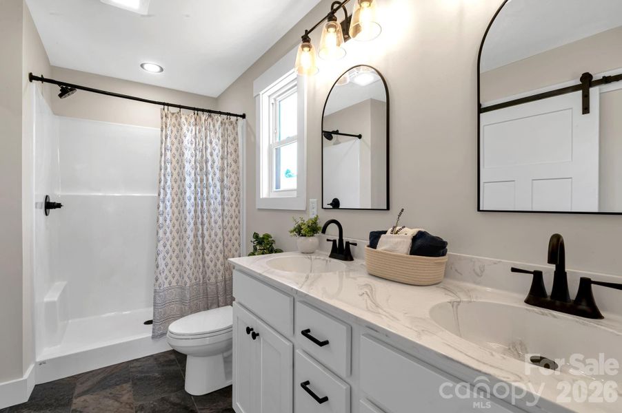 Primary Bath w/double vanity