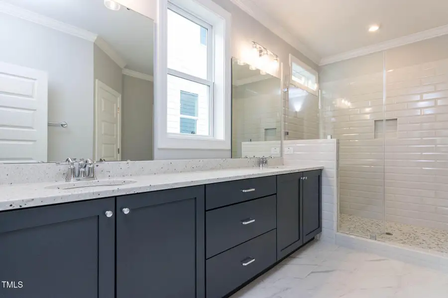 023-1920x1080-primary-bathroom