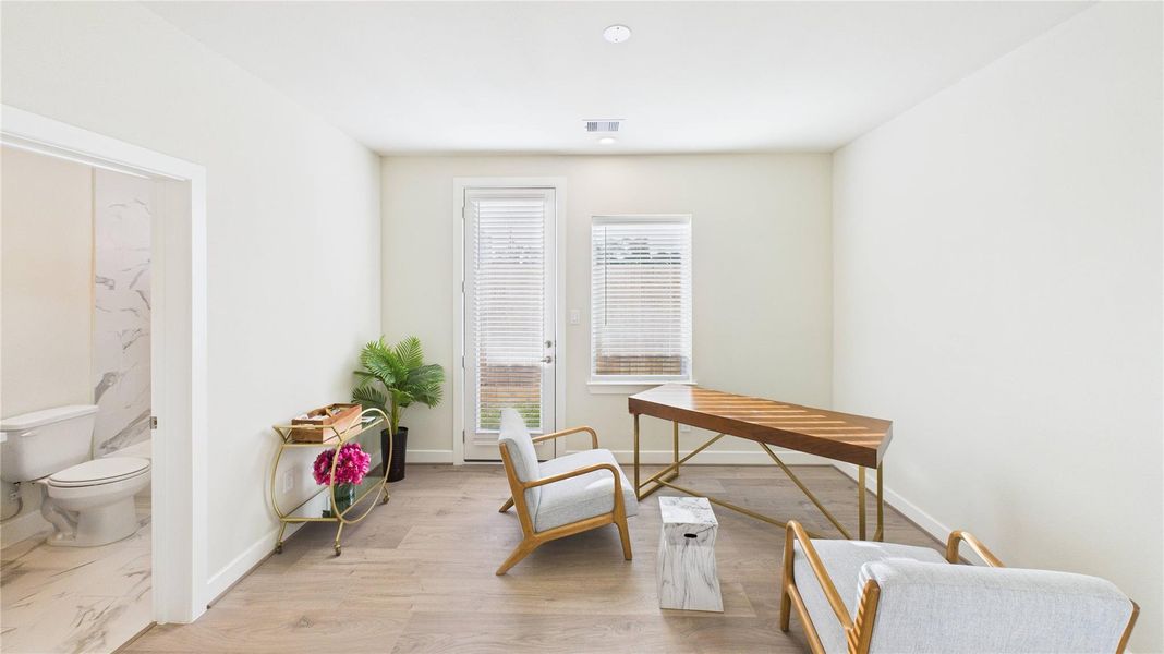 Furnished interior view inside a new home in Willowbend Point, Houston (Image 7). Furnished interior view inside a new home in Willowbend Point, Houston (Image 7).