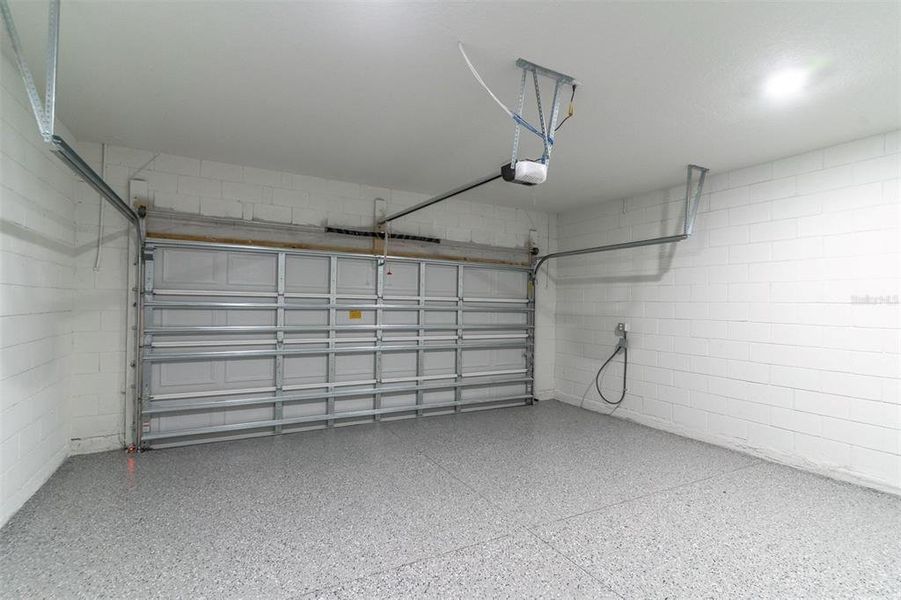 Spacious, unfurnished interior of a new home in , Palm Bay (Image 31).