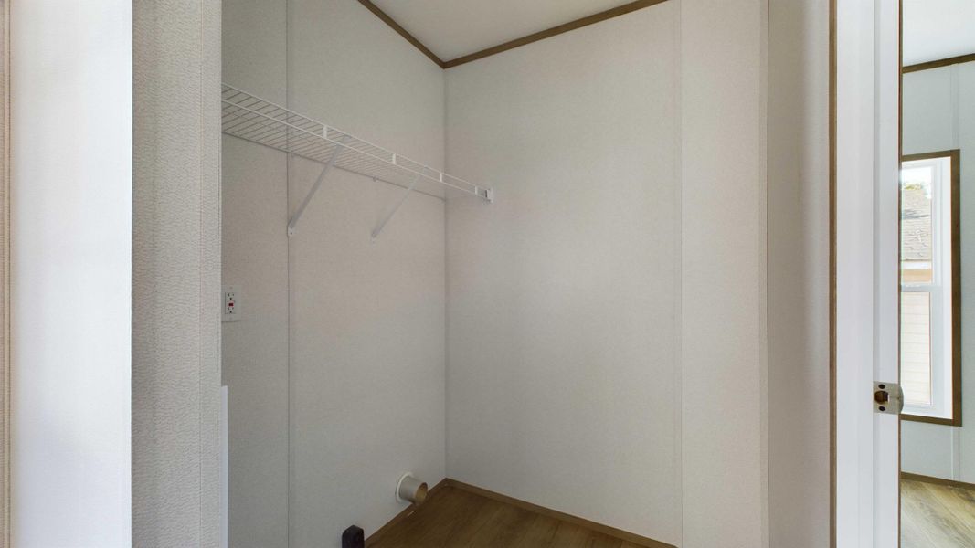 Spacious, unfurnished interior of a new home in , Bonneau (Image 11).