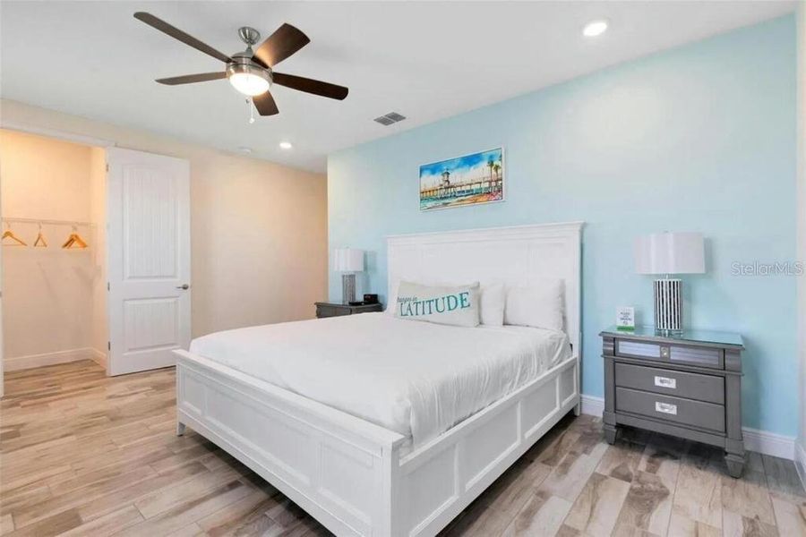 Furnished interior view inside a new home in , Kissimmee (Image 14).