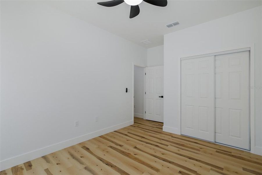 Spacious, unfurnished interior of a new home in , Weeki Wachee (Image 55).