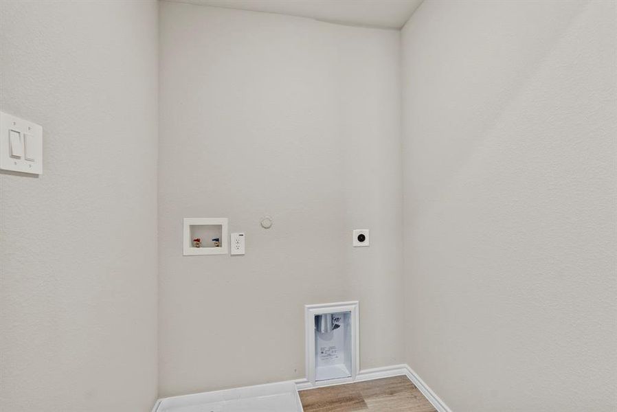 Spacious, unfurnished interior of a new home in Orchard Village, Fort Worth (Image 26).
