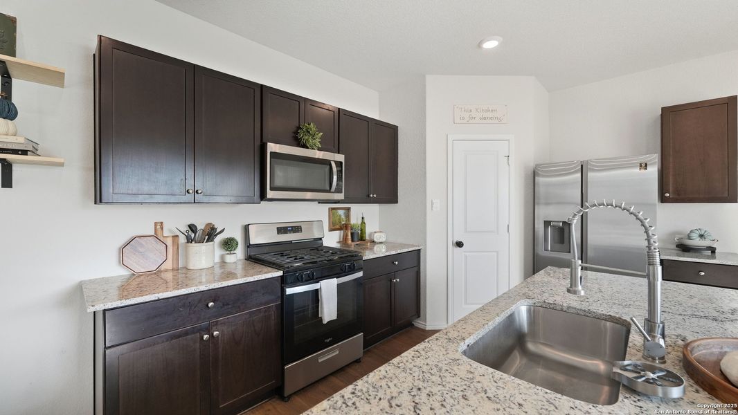 Furnished interior view inside a new home in , Floresville (Image 28).