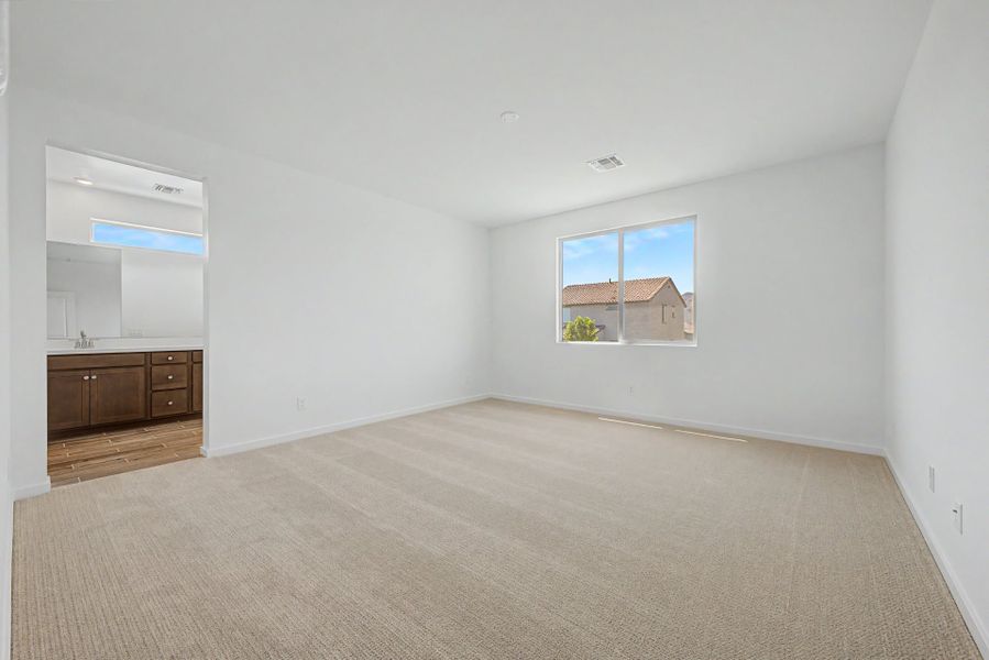 Spacious, unfurnished interior of a new home in Frontera, Surprise (Image 12).