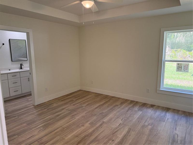 Spacious, unfurnished interior of a new home in , Ocala (Image 8).