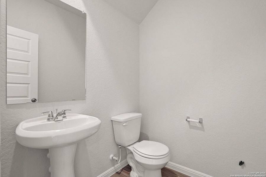 Furnished interior view inside a new home in Cinco Lakes, San Antonio (Image 11). Furnished interior view inside a new home in Cinco Lakes, San Antonio (Image 11).