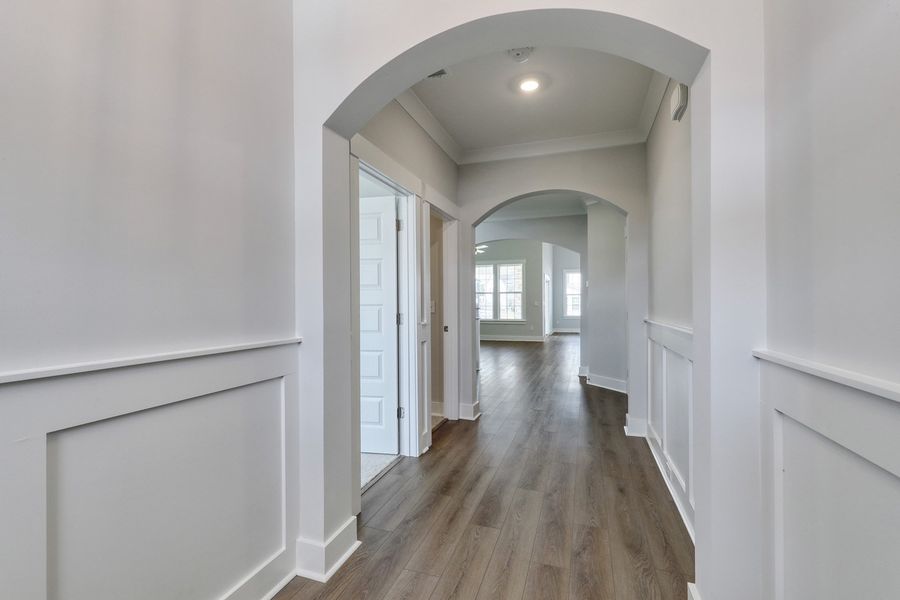 Spacious, unfurnished interior of a new home in Arcadia, Myrtle Beach (Image 19).