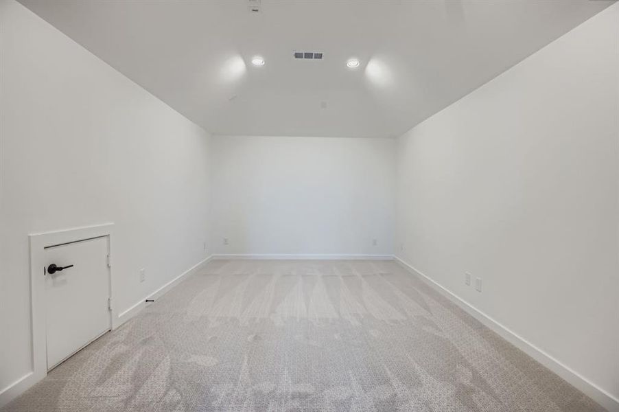 Spacious, unfurnished interior of a new home in Ten Mile Creek 55s, Celina (Image 25).