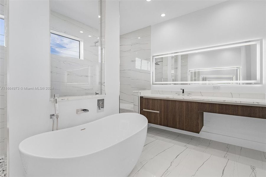 Furnished interior view inside a new home in , Cape Coral (Image 5).